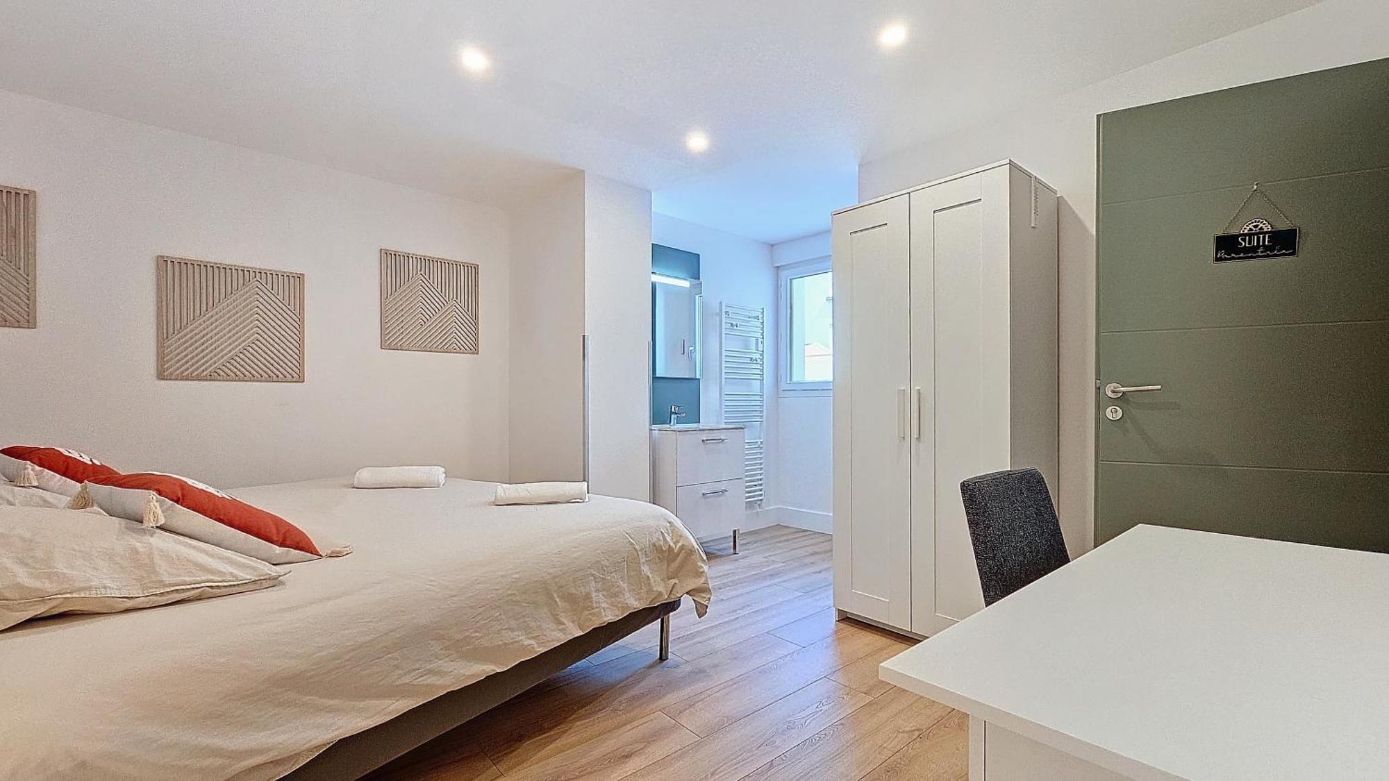 Apartment Du Theatre, Avec Ou Sans *